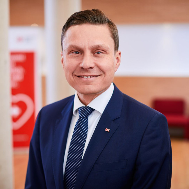 Portrait von Dr. Hasan Sürgit