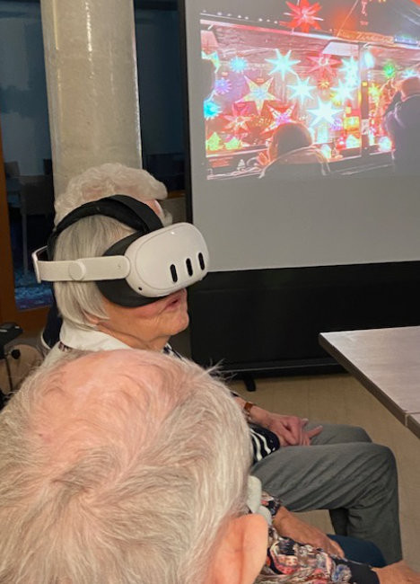 Dame mit VR Brille